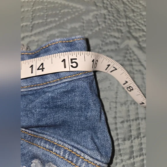 Fashion Nova Women's 2X Distressed Denim Shorts - Picture 4 of 7